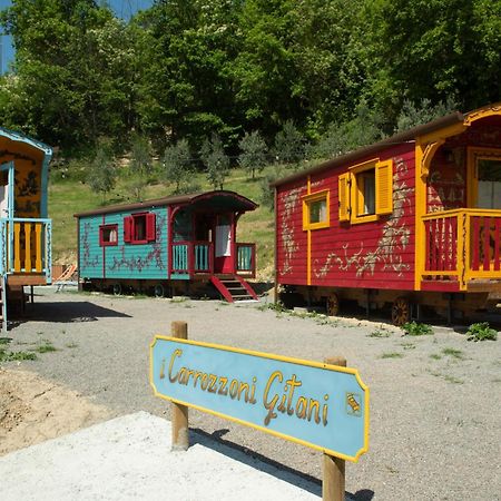 Agriturismo La Rovere - I Carrozzoni Gitani Cossano Belbo Екстериор снимка