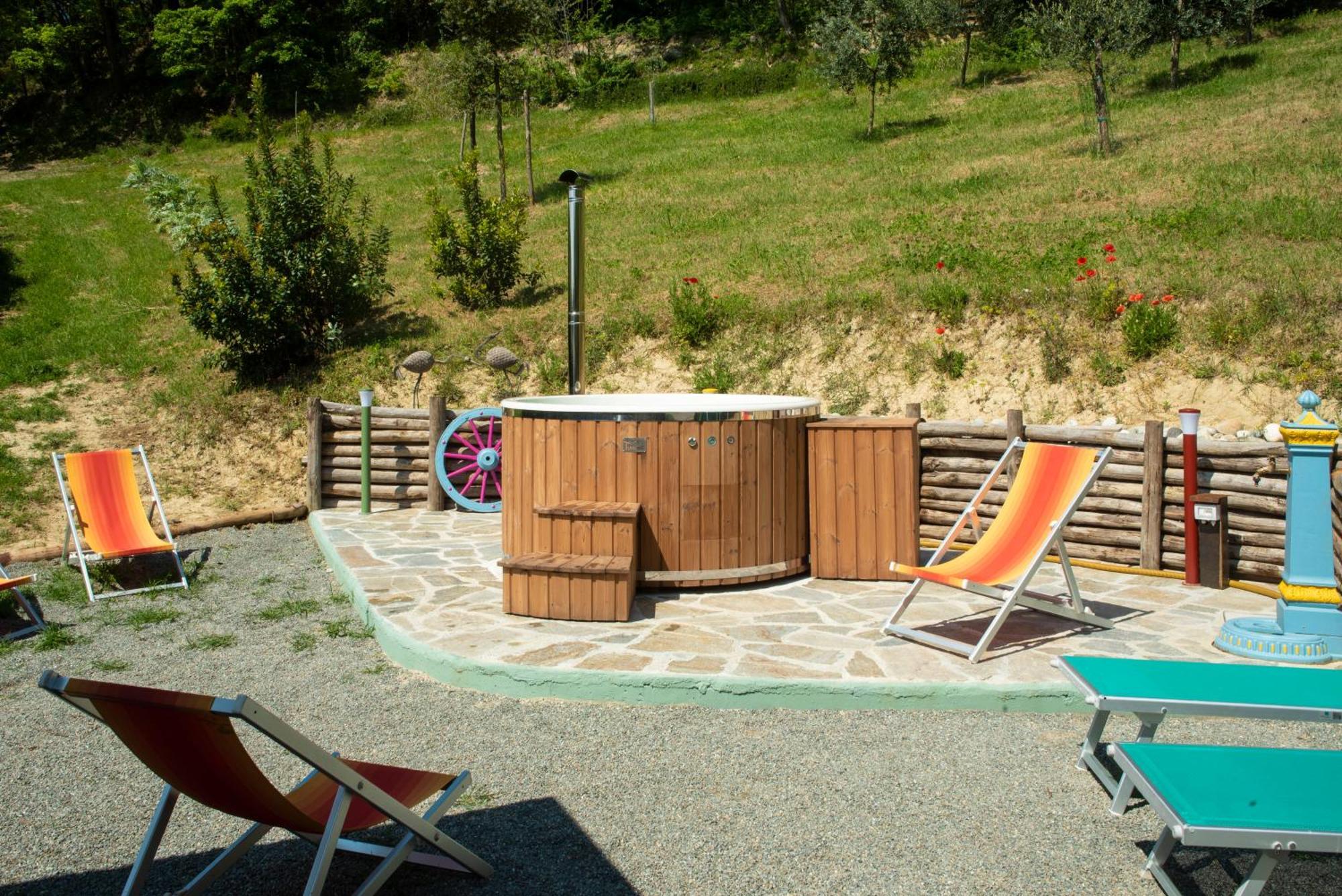 Agriturismo La Rovere - I Carrozzoni Gitani Cossano Belbo Екстериор снимка